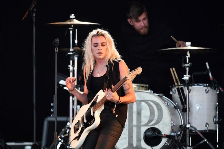 Lyndsey Gunnulfsen of PVRIS performs at Perfect Vodka Amphitheater Lyndsey Gunnulfsen of PVRIS performs at Perfect Vodka Amphitheater