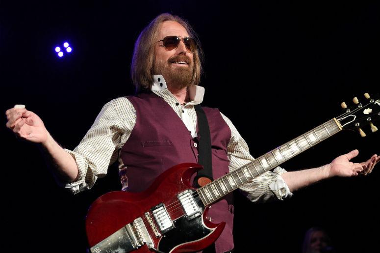 May 5, 2017; West Palm Beach, FL, USA; Tom Petty performs at Perfect Vodka Amphitheatre May 5, 2017; West Palm Beach, FL, USA; Tom Petty performs at Perfect Vodka Amphitheatre