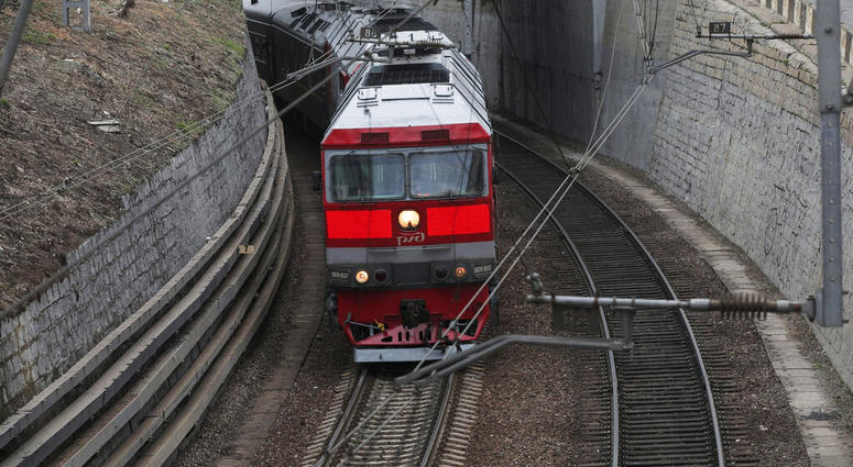 A train carrying North Korean leader Kim Jong Un arrives for an expected meeting with President Vladimir Putin in Vladivostok, Russia, Wednesday, April 24, 2019. (AP Photo/Alexander Khitrov) A train carrying North Korean leader Kim Jong Un arrives for an expected meeting with President Vladimir Putin in Vladivostok, Russia, Wednesday, April 24, 2019. (AP Photo/Alexander Khitrov)