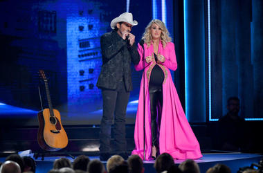 Carrie Underwood announced she's having another little boy at the 52nd annual CMA Awardss Carrie Underwood announced she's having another little boy at the 52nd annual CMA Awardss