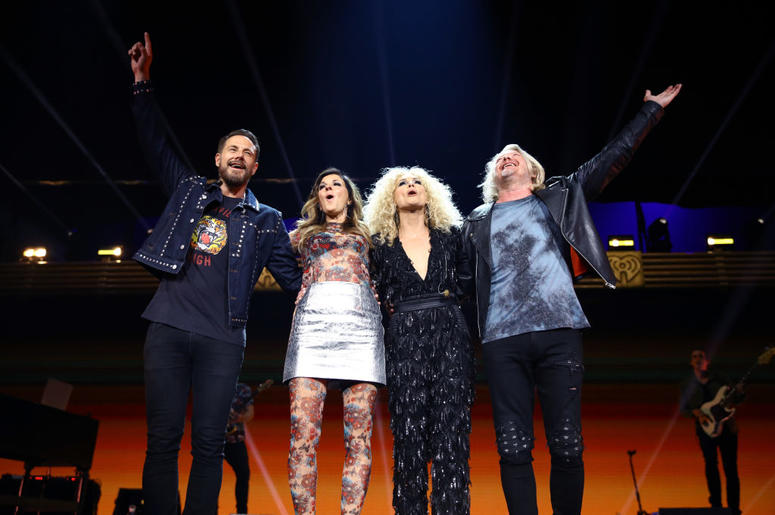 Jimi Westbrook, Karen Fairchild, Kimberly Schlapman, and Phillip Sweet of Little Big Town perform onstage Jimi Westbrook, Karen Fairchild, Kimberly Schlapman, and Phillip Sweet of Little Big Town perform onstage