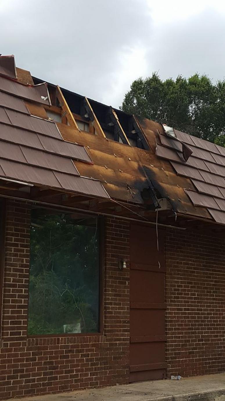 Fire burned thru the roof of Swagg Bar & Grill at 1418 White Horse Road Fire burned thru the roof of Swagg Bar & Grill at 1418 White Horse Road in Greenville, South Carolina