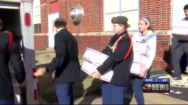 Disabled American Veterans volunteers