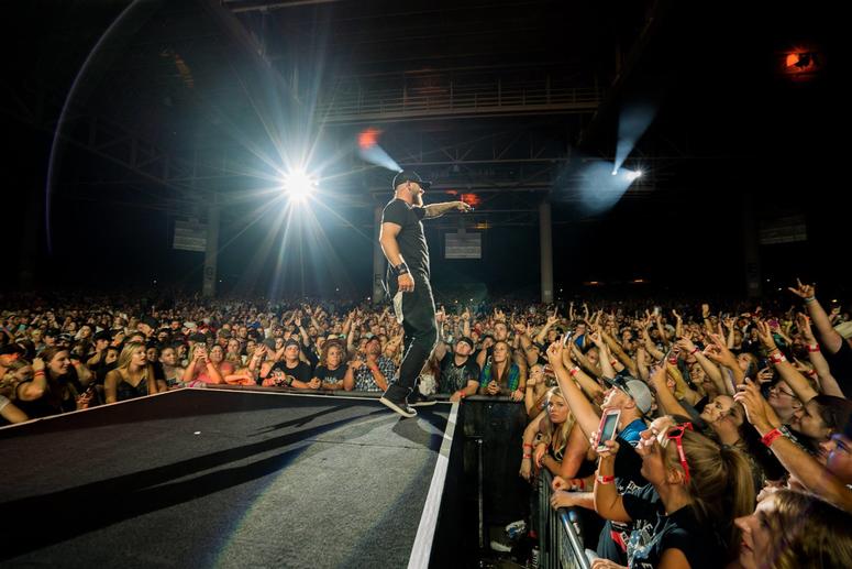Brantley Gilbert performs ruing his "The Ones That Like Me" tour.