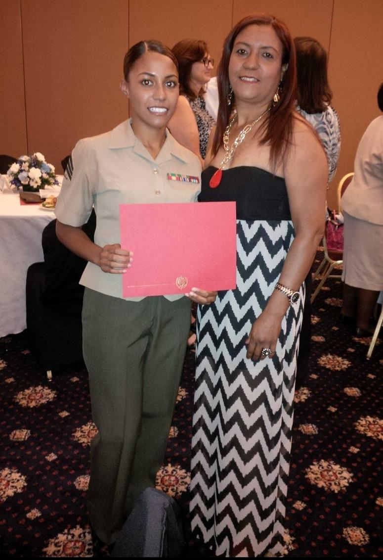 Yajaira poses with her mom.