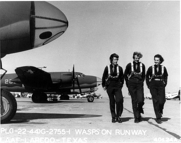 WASPs on flight line at Laredo AAF, Texas, 22 January 1944.