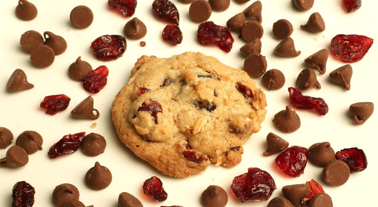Amos' cookie receipe comes from his Aunt Della, who cooked for Amos and his sisters as a form of therapy.