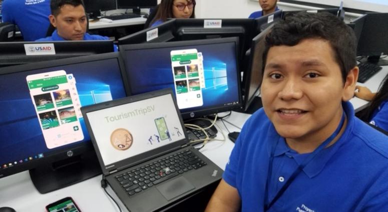 Salvadoran student Luis depends on US aid for his coding education Salvadoran student Luis depends on US aid for his coding education