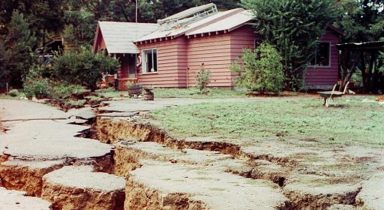 1989 Loma Prieta Earthquake Destroys Santa Cruz The force of the October 1989 Loma Prieta earthquake opened these large fissures in the ground in front of this home on Summit Road in the Santa Cruz mountains in Santa Cruz, CA