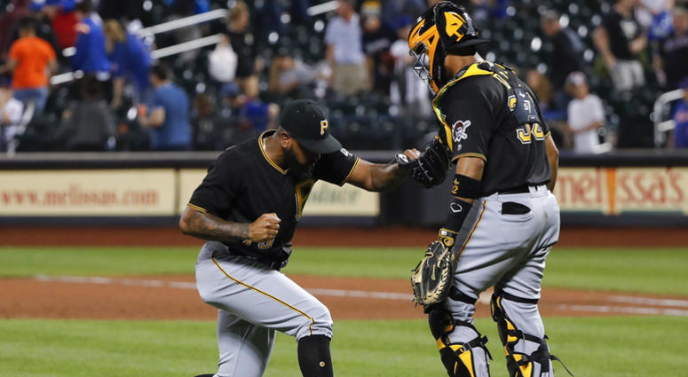 Pirates take 2 of 3 from the Mets