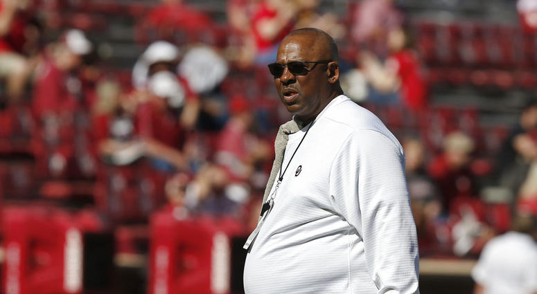 Oklahoma defensive coordinator Ruffin McNeill Oklahoma defensive coordinator Ruffin McNeill