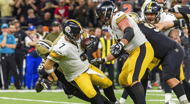 New Orleans Saints linebacker Demario Davis (56) sacks Pittsburgh Steelers quarterback Ben Roethlisberger New Orleans Saints linebacker Demario Davis (56) sacks Pittsburgh Steelers quarterback Ben Roethlisberger