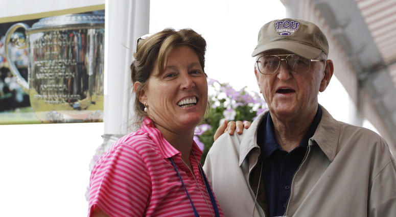 sports writer Dan Jenkins, right, stands next to his daughter, Sally Jenkins sports writer Dan Jenkins, right, stands next to his daughter, Sally Jenkins