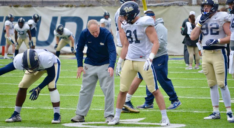 Pitt TE coach Tim Salem in practice in April 2019