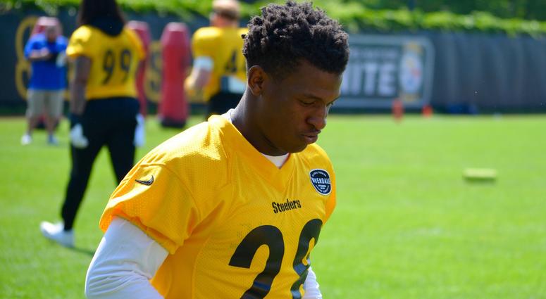 Steelers CB Mike Hilton participates in the team's OTA workouts