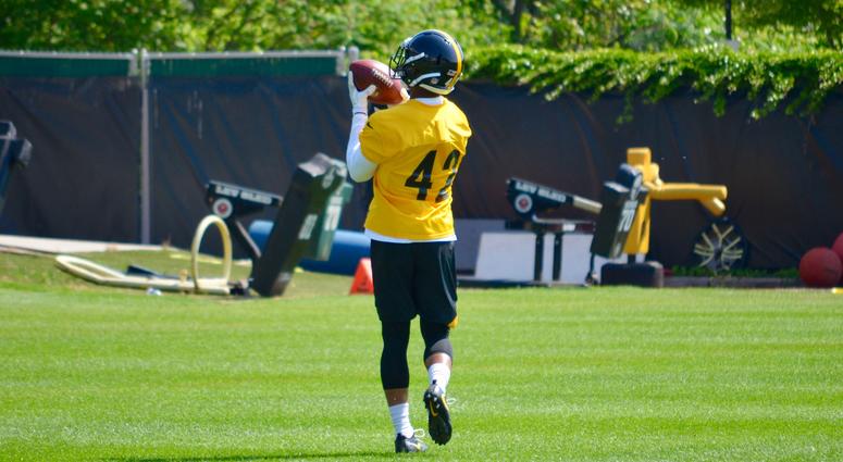 Steelers S Morgan Burnett works on ball drills during OTAs