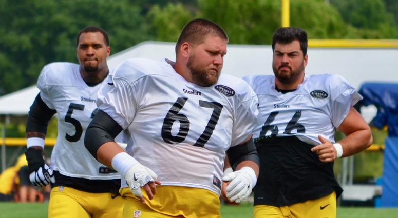 Steelers OL BJ Finney runs during 2018 training camp