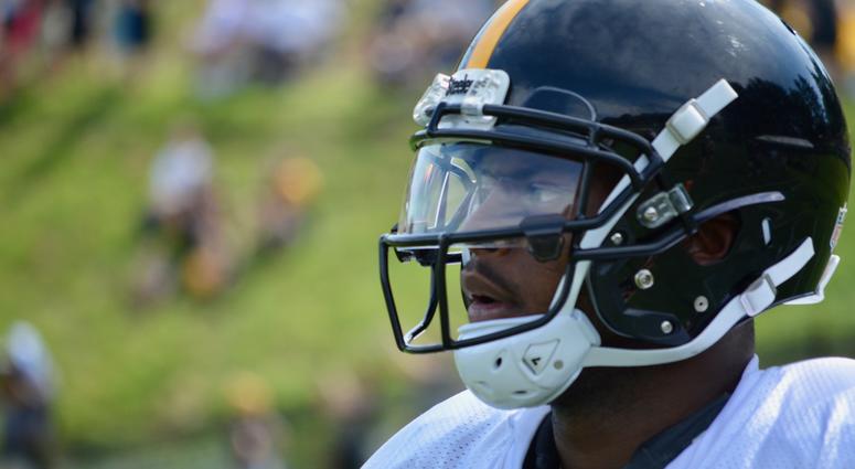 Steelers WR Juju Smith-Schuster looks on during 2018 Training Camp