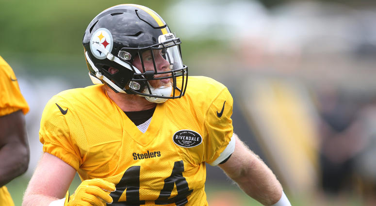 Pittsburgh Steelers linebacker Tyler Matakevich (44) participates in drills during minicamp at UPMC Rooney Sports Complex.