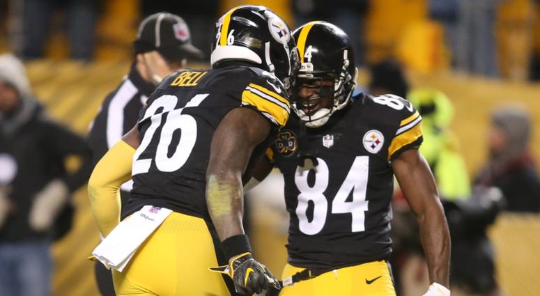 Antonio Brown and Le'Veon Bell Celebrate during a game against the Ravens in 2017