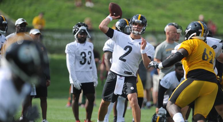 Steelers QB Mason Rudolph practices during Training Camp 2018