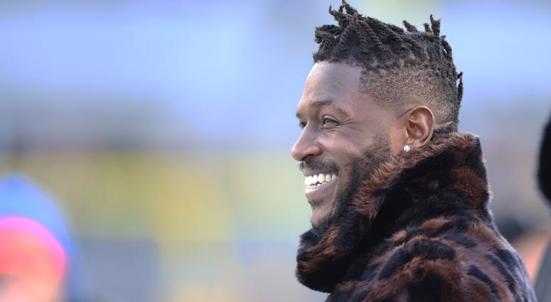 Antonio Brown on the sidelines during a December 30 game against the Bengals at Heinz Field