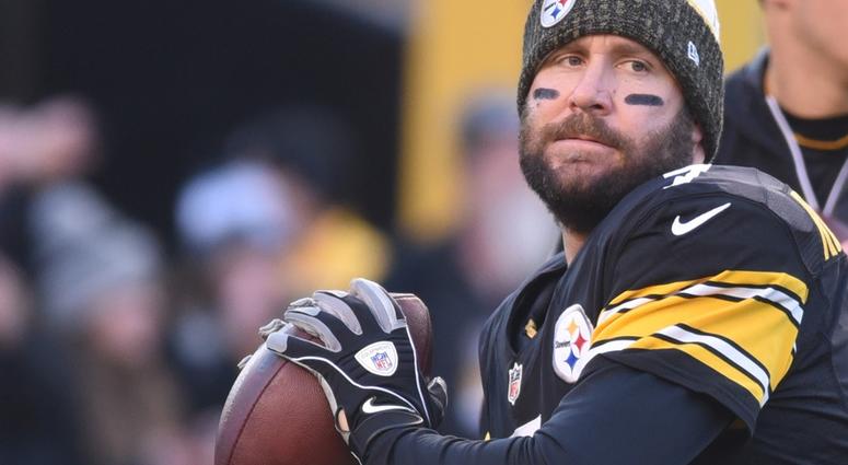 Pittsburgh Steelers quarterback Ben Roethlisberger (7) warms up before playing the Cincinnati Bengals at Heinz Field Pittsburgh Steelers quarterback Ben Roethlisberger (7) warms up before playing the Cincinnati Bengals at Heinz Field
