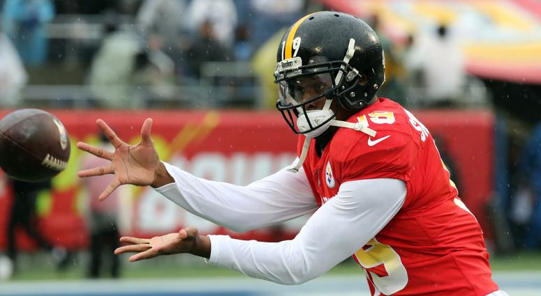 JuJu Smith-Schuster works out prior to the 2019 NFL Pro Bowl