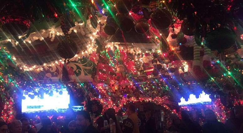 Christmas-themed Bar Christmas-themed Bar