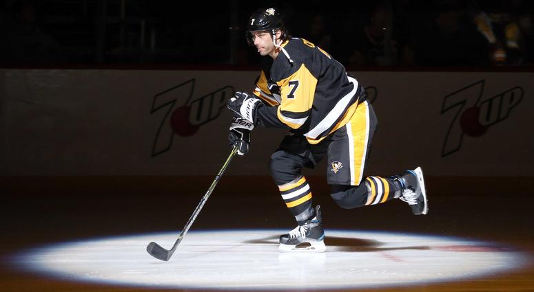 Pittsburgh Penguins center Matt Cullen (7) takes the ice against the Carolina Hurricanes during the first period at PPG PAINTS Arena.