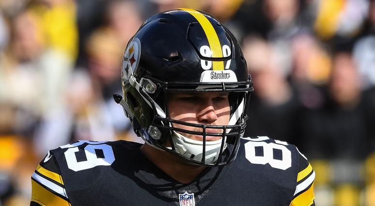 Pittsburgh Steelers tight end Vance McDonald (89) in action during the game against the Cleveland Browns at Heinz Field