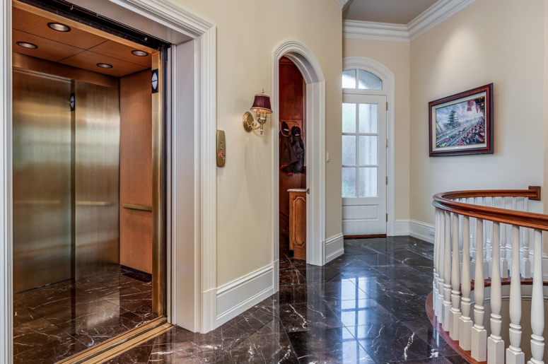 1 Upper Whitmoor Drive Weldon Spring, MO 63304