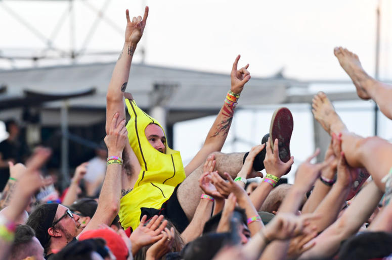 Crowd surfer
