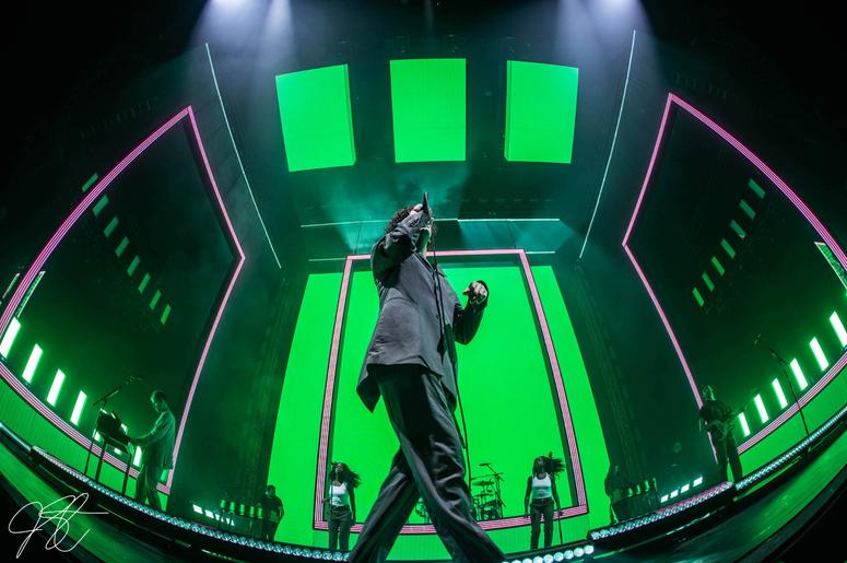 The 1975 At The Bill Graham Civic Auditorium The 1975 At The Bill Graham Civic Auditorium