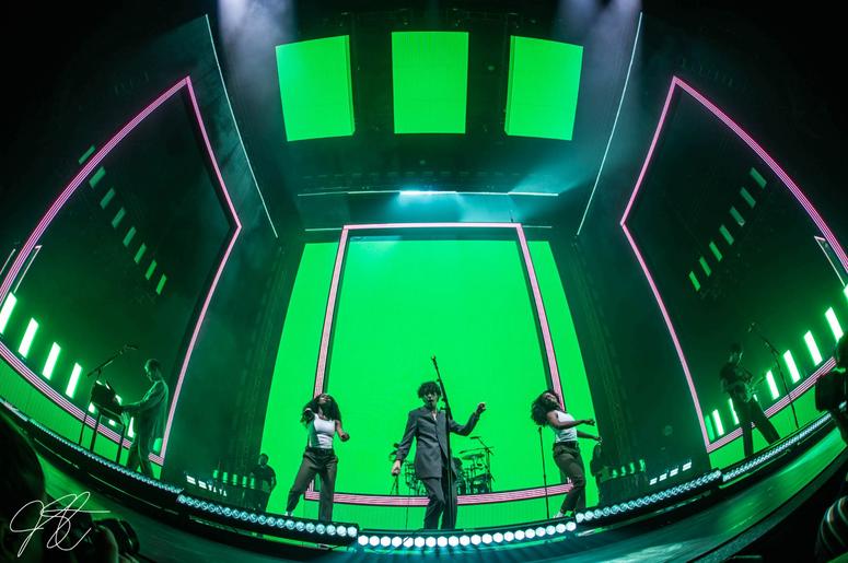 The 1975 At The Bill Graham Civic Auditorium The 1975 At The Bill Graham Civic Auditorium