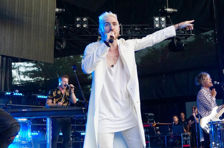 Walk The Moon At Shoreline Amphitheatre Walk The Moon At Shoreline Amphitheatre