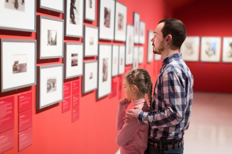 Father, Daughter, Art, Museum, Photographs, Father, Daughter, Art, Museum, Photographs,