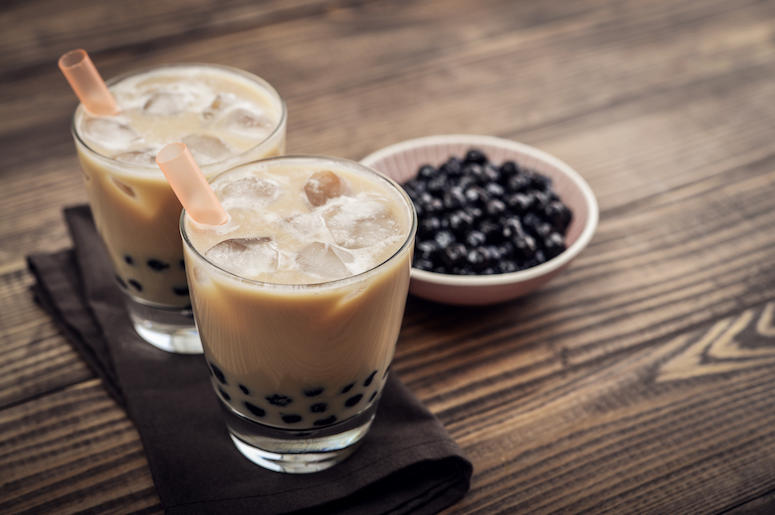 Bubble Tea, Boba Tea, Tapioca Pearls, Table, Wooden Background Bubble Tea, Boba Tea, Tapioca Pearls, Table, Wooden Background