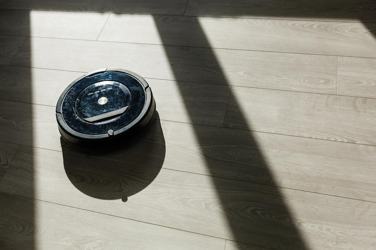 Robot, Roomba, Vacuum Cleaner, Laminate Wood Floor Robot, Roomba, Vacuum Cleaner, Laminate Wood Floor