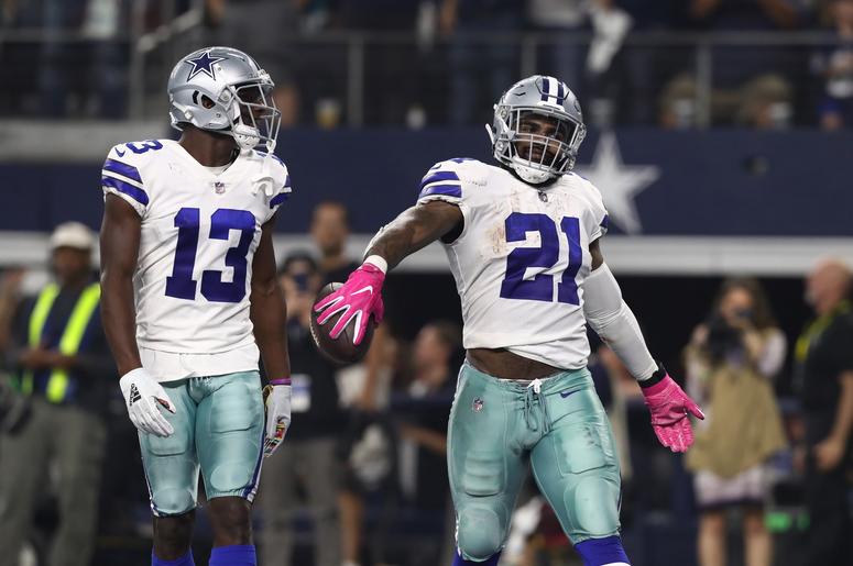 Ezekiel Elliott doing the Conor McGregor Walk Ezekiel Ellitott