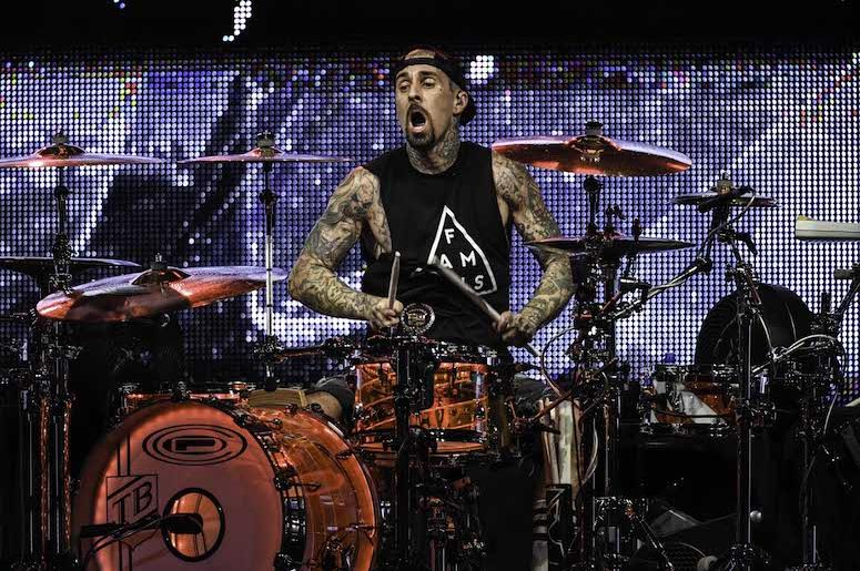 Travis Barker, Blink-182, Drumming, Drums, Concert, Goatee, 2016 Travis Barker, Blink-182, Drumming, Drums, Concert, Goatee, 2016