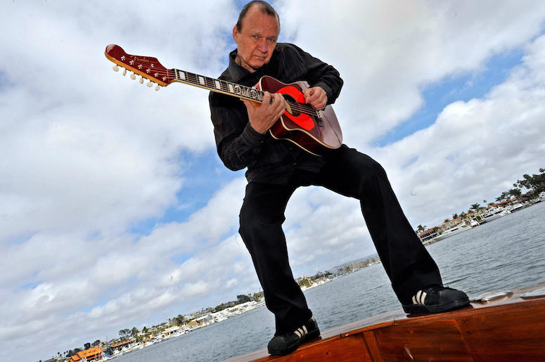 Dick Dale, Guitar, Yacht, Newport Harbor, Lake, Water, 2009 Dick Dale, Guitar, Yacht, Newport Harbor, Lake, Water, 2009