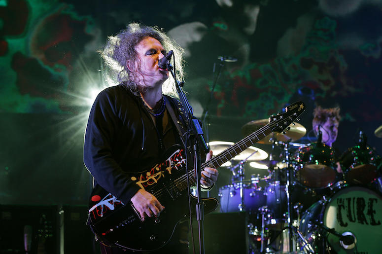 Robert Smith, The Cure, Concert, Singing, Guitar, 2014 Robert Smith, The Cure, Concert, Singing, Guitar, 2014