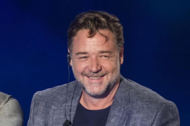 Russell Crowe, Smile, Suit Russell Crowe, Smile, Suit