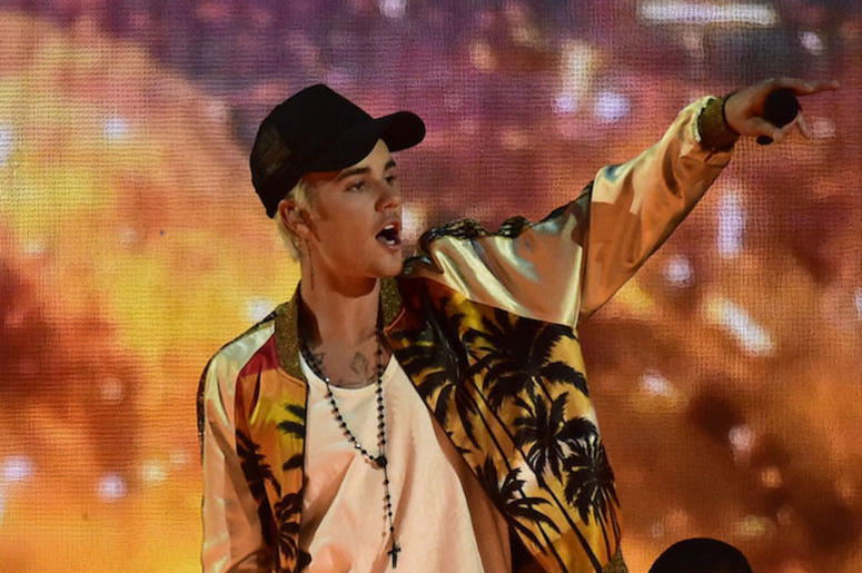 Justin Bieber, Concert, Singing, Dancing, Pointing, 2016 Justin Bieber, Concert, Singing, Dancing, Pointing, 2016