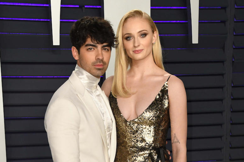 Joe Jonas, Sophie Turner, Vanity Fair Oscar Party, Red Carpet, 2019 Joe Jonas, Sophie Turner, Vanity Fair Oscar Party, Red Carpet, 2019