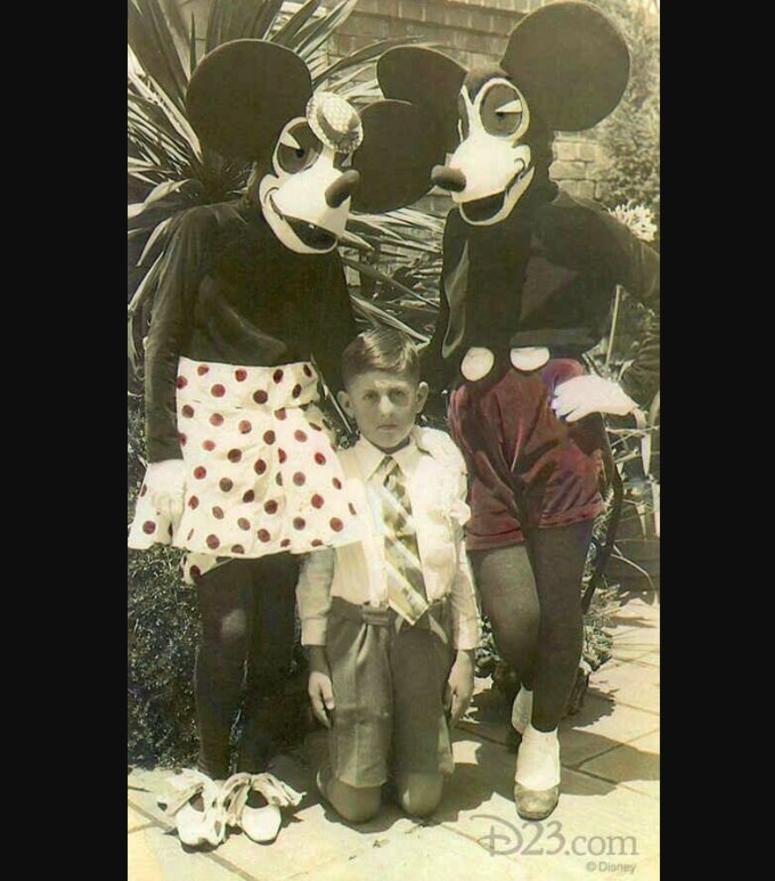 Terrifying Mickey & Minnie Terrifying Mickey & Minnie