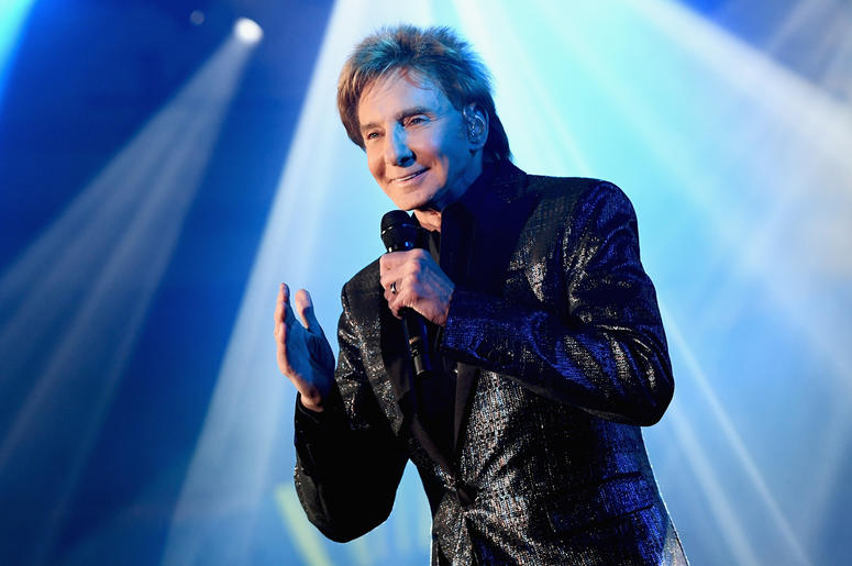 Barry Manilow PHOENIX, AZ - MARCH 23: Barry Manilow performs onstage during Celebrity Fight Night XXV on March 23, 2019 in Phoenix, Arizona. (Photo by Emma McIntyre/Getty Images for Celebrity Fight Night)