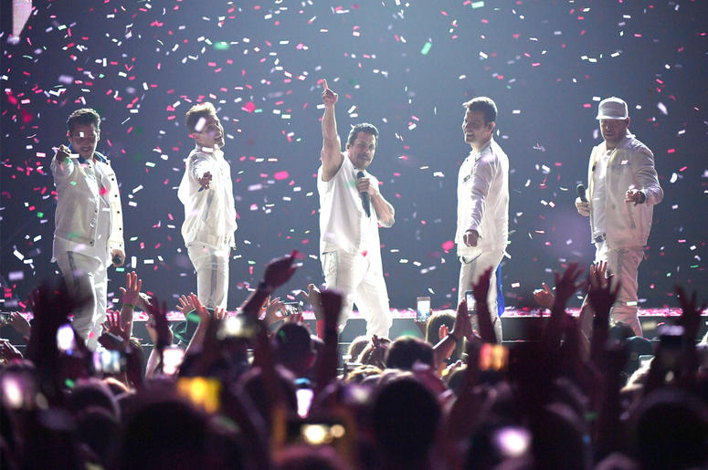 Jonathan Knight, Joey McIntyre, Danny Wood, Jordan Knight and Donnie Wahlberg of 'New Kids On The Block' NASHVILLE, TENNESSEE - MAY 09: Jonathan Knight, Joey McIntyre, Danny Wood, Jordan Knight and Donnie Wahlberg of the musical group New Kids On The Block perform at Bridgestone Arena on May 09, 2019 in Nashville, Tennessee. (Photo by Jason Kempin/Getty Imag
