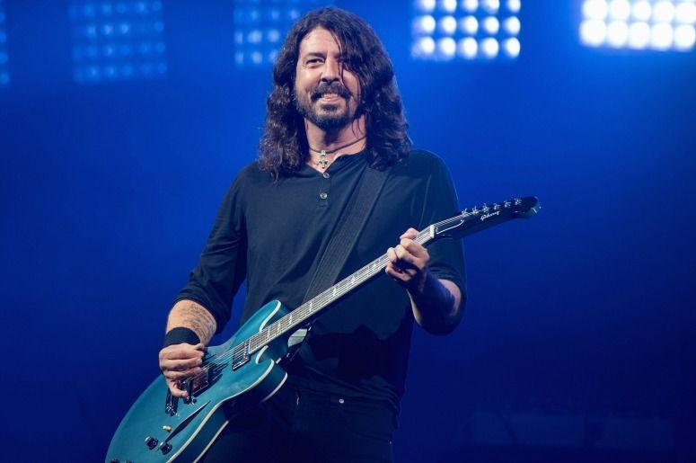 Dave Grohl of the Foo Fighters Dave Grohl of the Foo Fighters (Photo credit: Ian Gavan / Stringer)